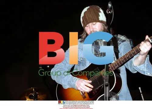 Badly Drawn Boy Performs at Charity Concert
