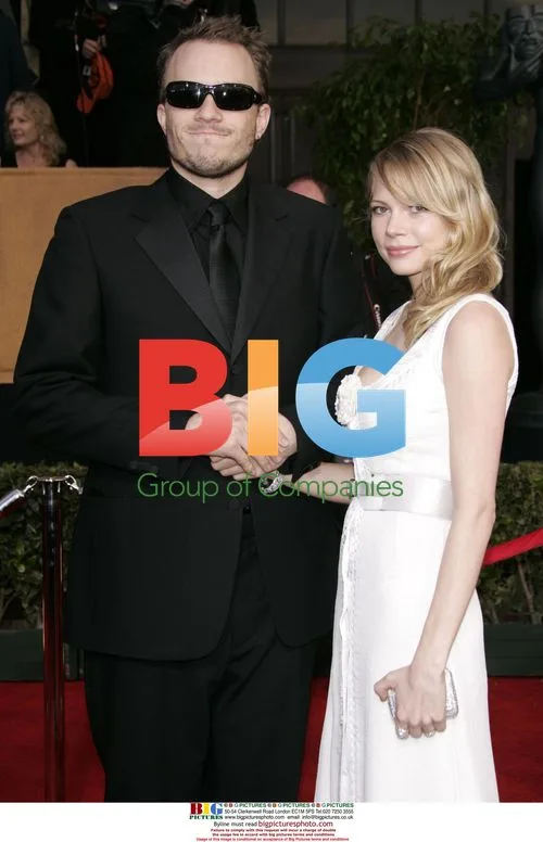 HEATH LEDGER and MICHELLE WILLIAMS at 12th SAG Awards