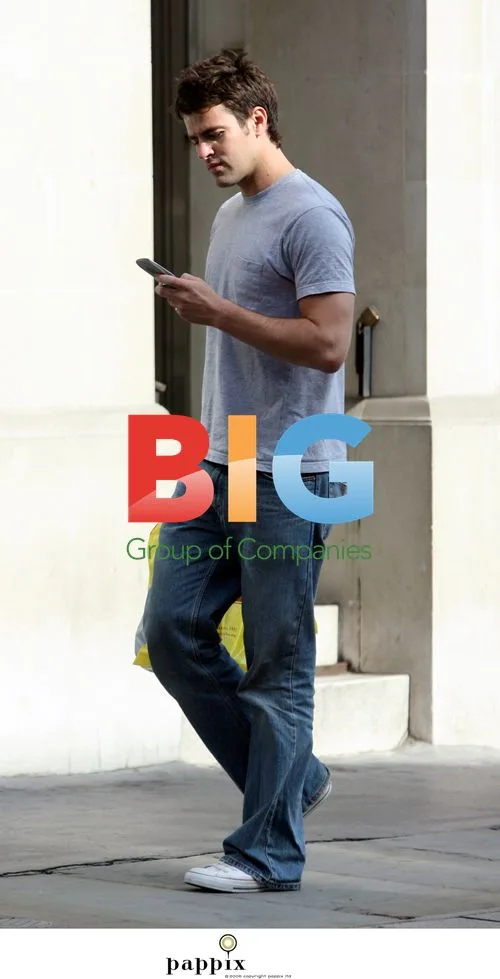 Steve Jones Spotted Leaving Pamela Anderson's Hotel