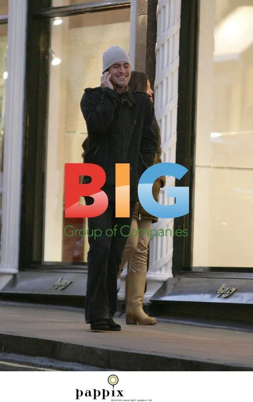Joe Cole and Carly Zucker go jewelry shopping
