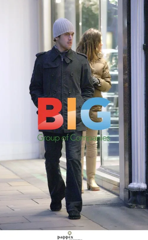 Joe Cole and Carly Zucker shop for jewelry