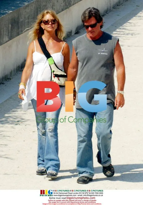 Kurt Russell and Goldie Hawn in Paris