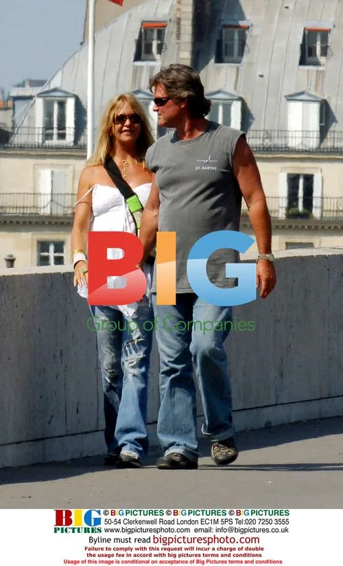 Kurt Russell and Goldie Hawn in Paris
