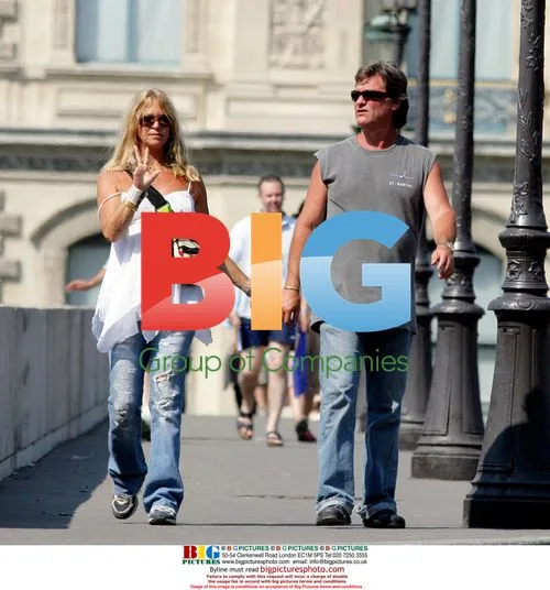 Kurt Russell and Goldie Hawn in Paris