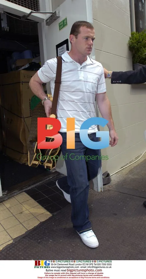 Coleen McLoughlin out shopping with Wayne Rooney