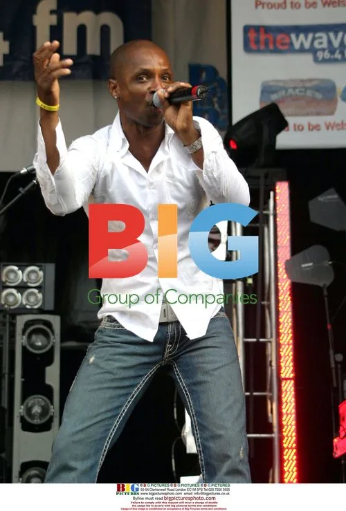 ANDY ABRAHAM on stage at Wave party