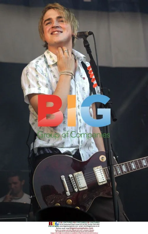 TOM FLETCHER of MCFLY on stage at the wave, party in the park