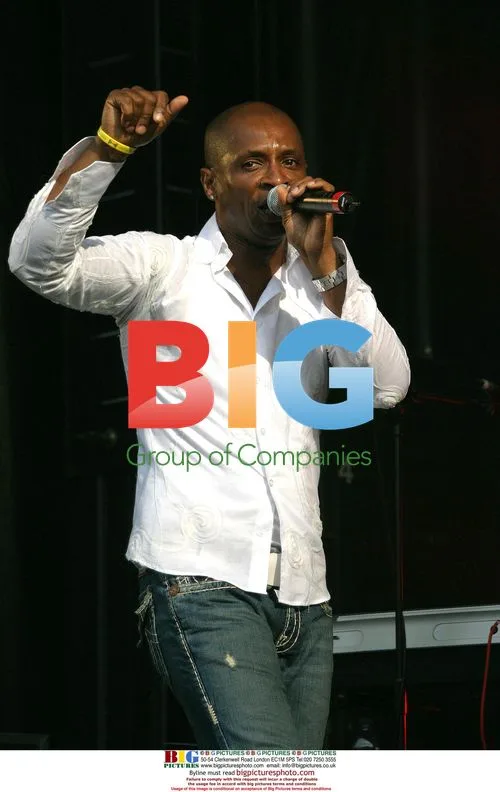 ANDY ABRAHAM on stage at the wave, party in the park
