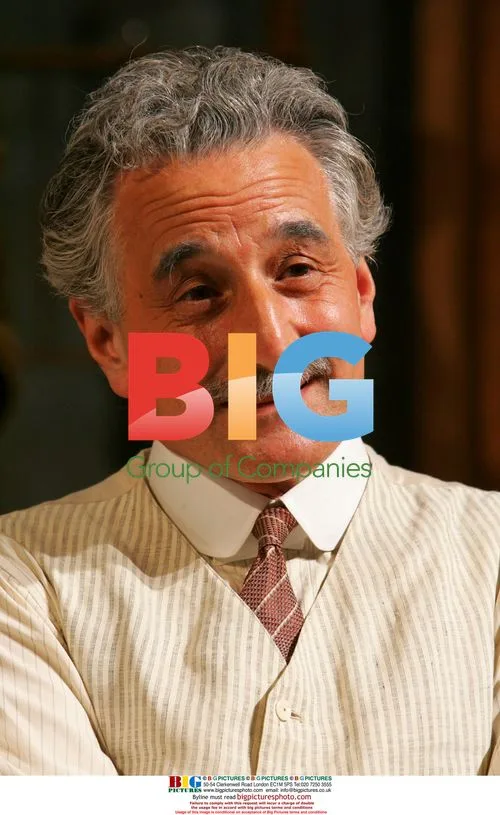 Rosamund Pike and Henry Goodman in "Performances"