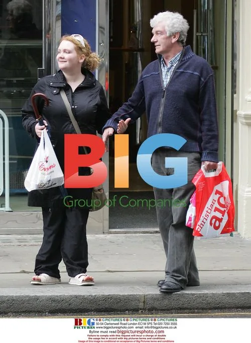 Corrie star Jenny McAlpine shopping in Manchester