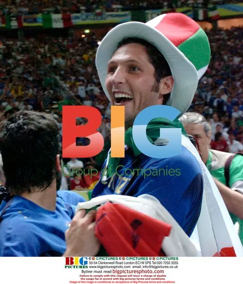 Italy win 2006 World Cup over France