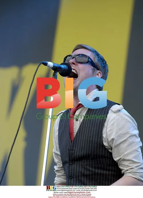Ricky Wilson and Kaiser Chiefs perform at Oxegen Festival