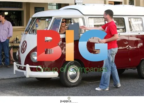 Sadie Frost picked up by friends in VW van