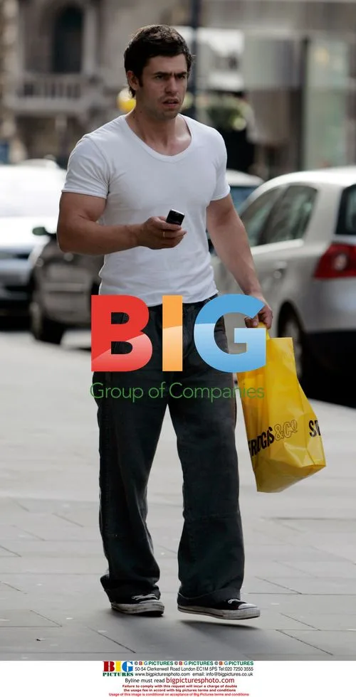 Emmerdale star Kevin Fletcher spotted shopping