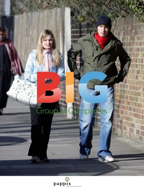 Jamie Davis out with girlfriend in London