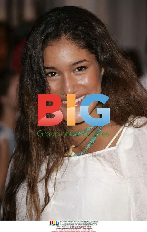 Q'ORIANKA KILCHER at 'Pirates' Premiere