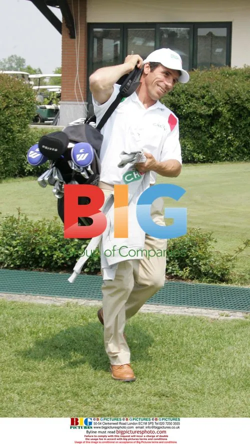 Footballers Vialli, Zola, and Shevchenko Play Golf