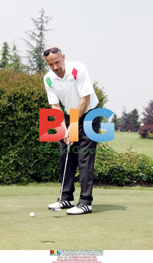 Chelsea stars play golf in Milan