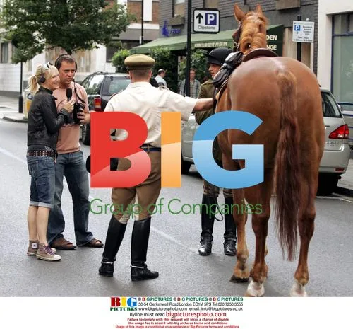 Scott Mills and Jo Whiley Ride Horse in London