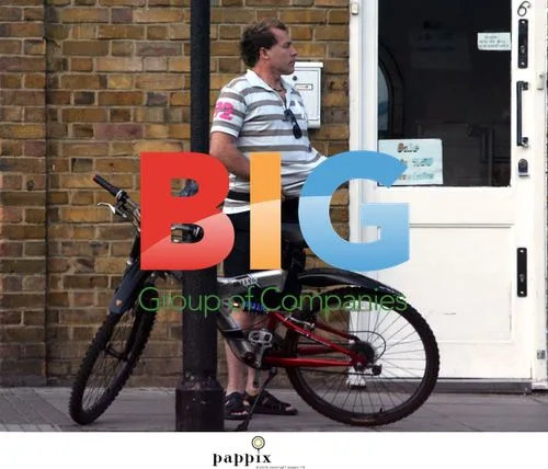 Chris Quinten Bicycling in North London