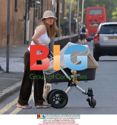 Geri Halliwell Takes Daughter Bluebell for a Walk