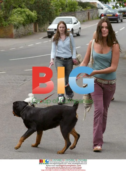 Joss Stone takes her dogs for a walk