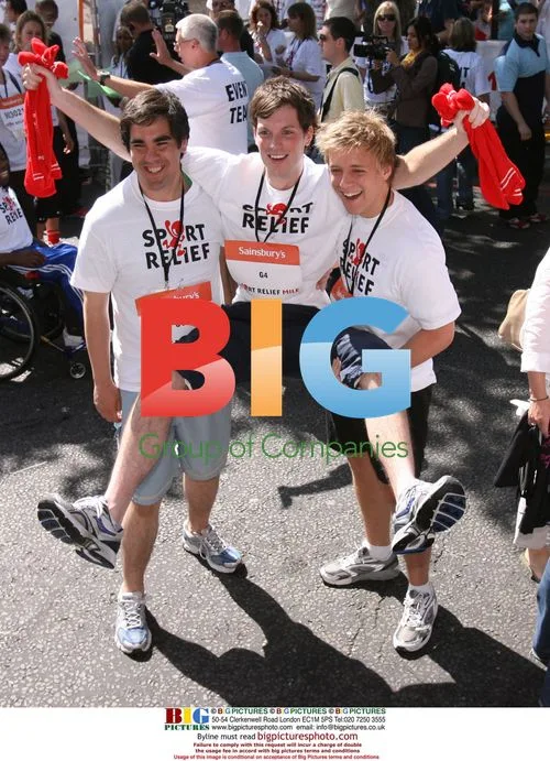Celebrities complete Sport Relief mile in London