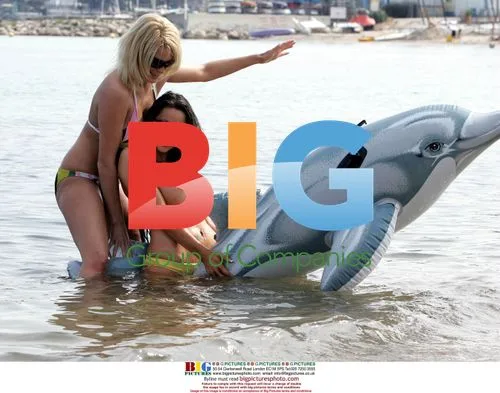 Suzanne Carlsson and friend at beach