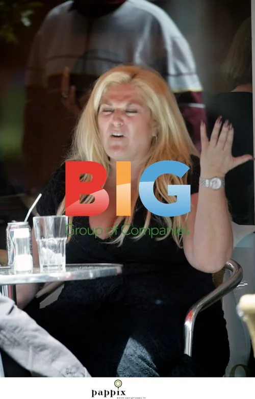 Vanessa Feltz Passionate Cafe Chat