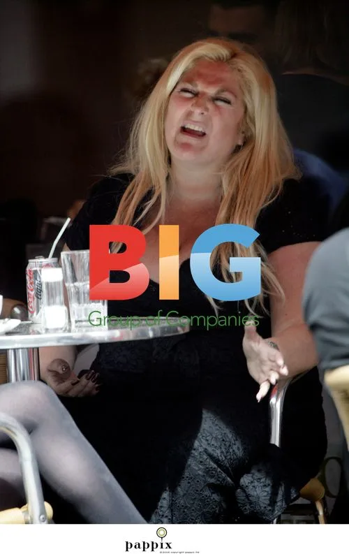 Vanessa Feltz Passionately Talks at Cafe