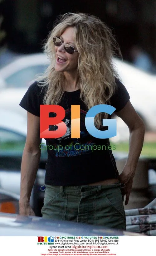Meg Ryan out grocery shopping in Brentwood