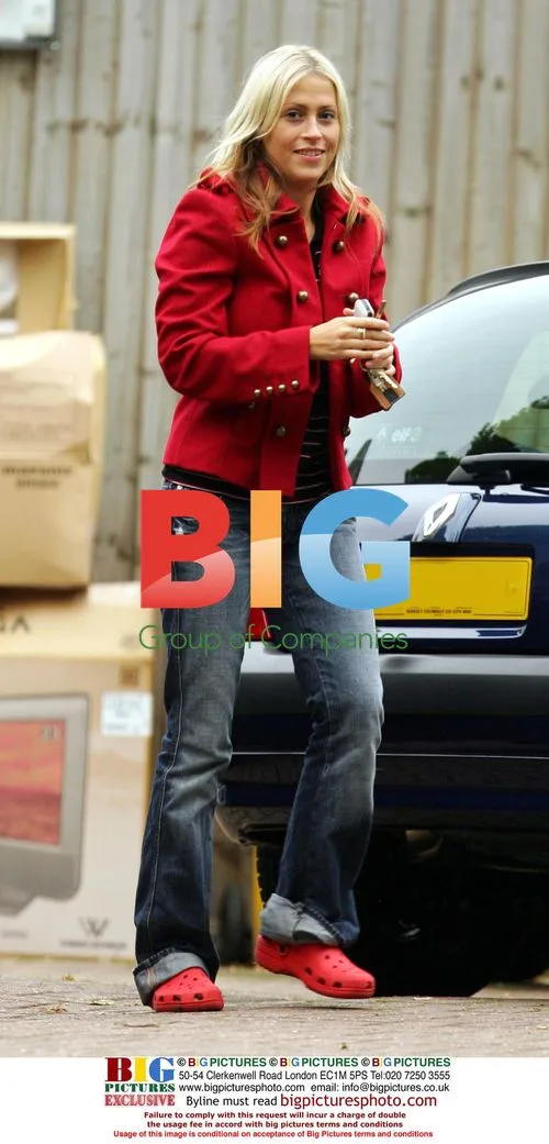 Liam Gallagher Watches Nicola Deliver Carpet