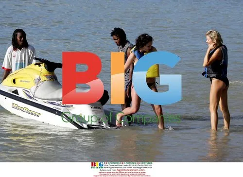 Stunnas Cool Down on Jetski in France