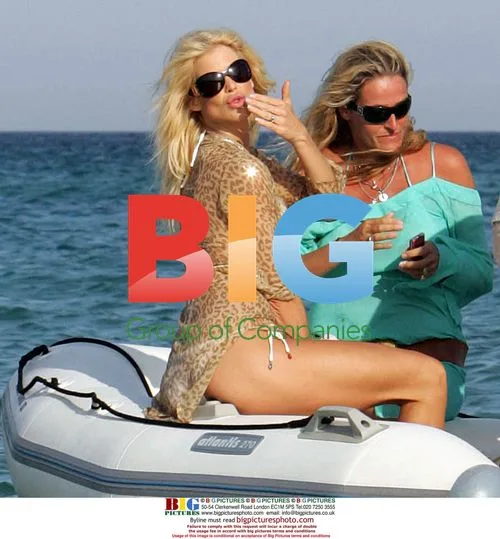 Victoria Silvstedt Spotted Relaxing in France