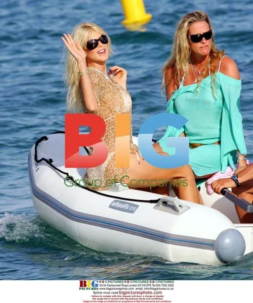 Victoria Silvstedt Spotted Relaxing in France