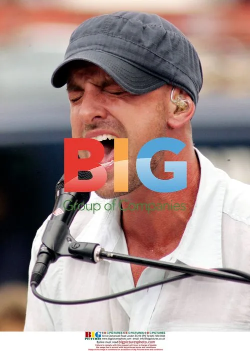 Daniel Powter Performs at CBS 'Early Show' 2006 Summer Concert