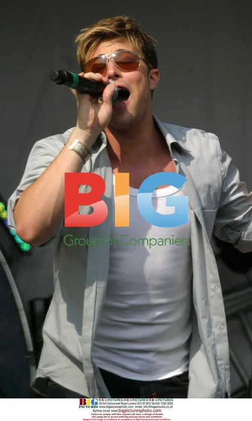 DUNCAN JAMES and daughter at Radio Aire Party