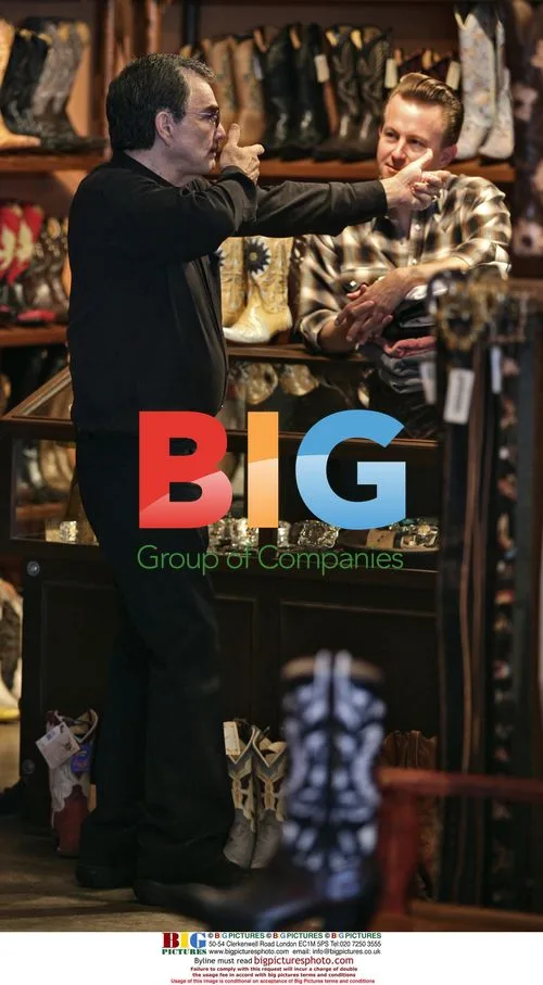 Burt Reynolds Goes Shopping in LA