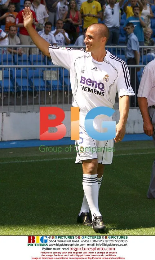 Fabio Cannavaro signs for Real Madrid