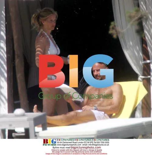 Gianluca Vialli on holiday with family in Sardinia