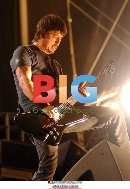 Dave Grohl at Isle of Wight 2006