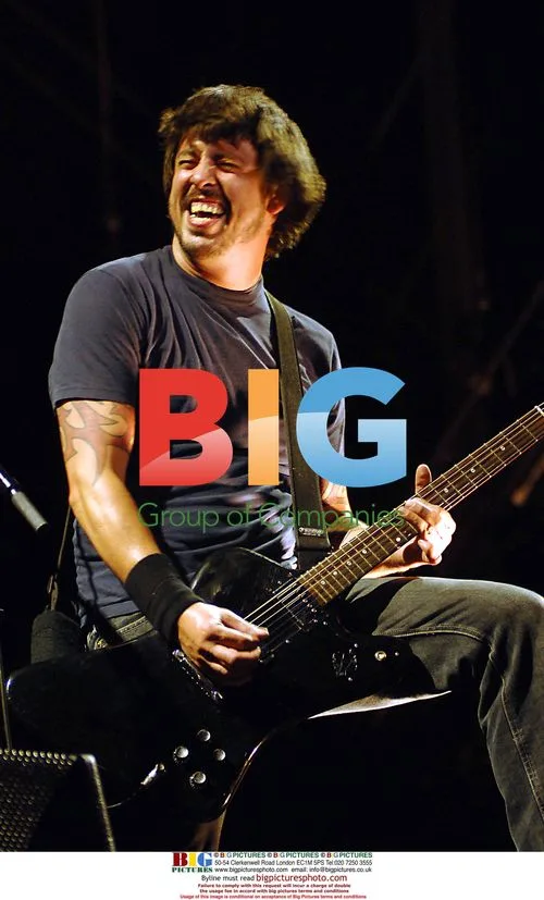 Dave Grohl at Isle of Wight 2006