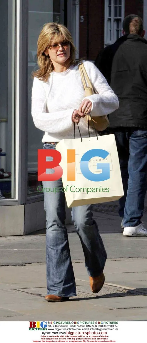 Anthea Turner shops for new wardrobe