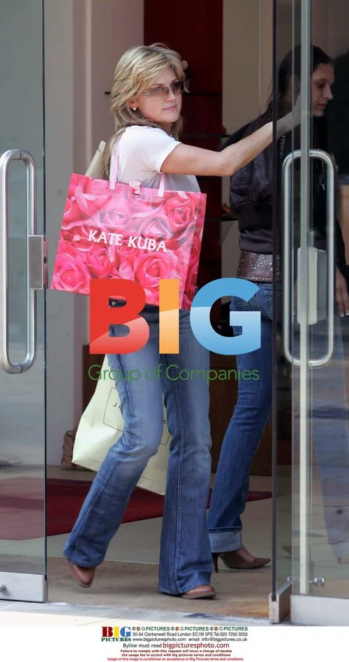 Anthea Turner shops for new wardrobe