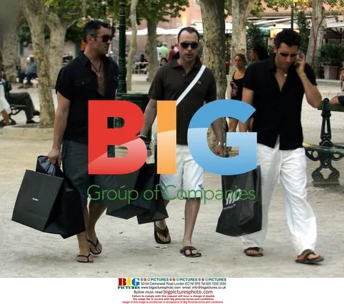 David Furnish Shopping with Friends in France
