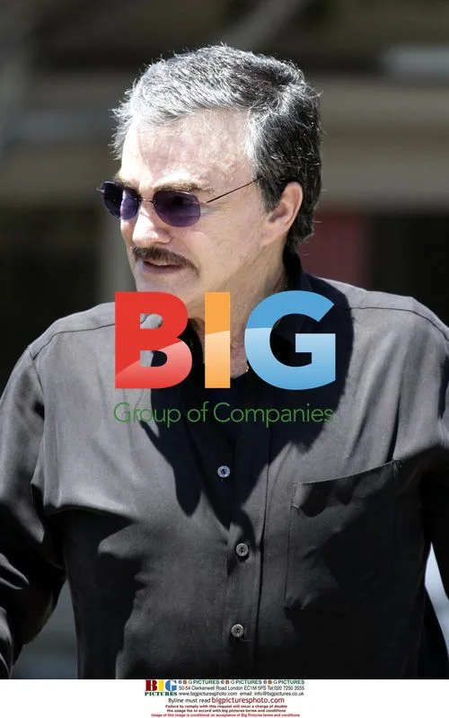 Burt Reynolds goes shopping in LA