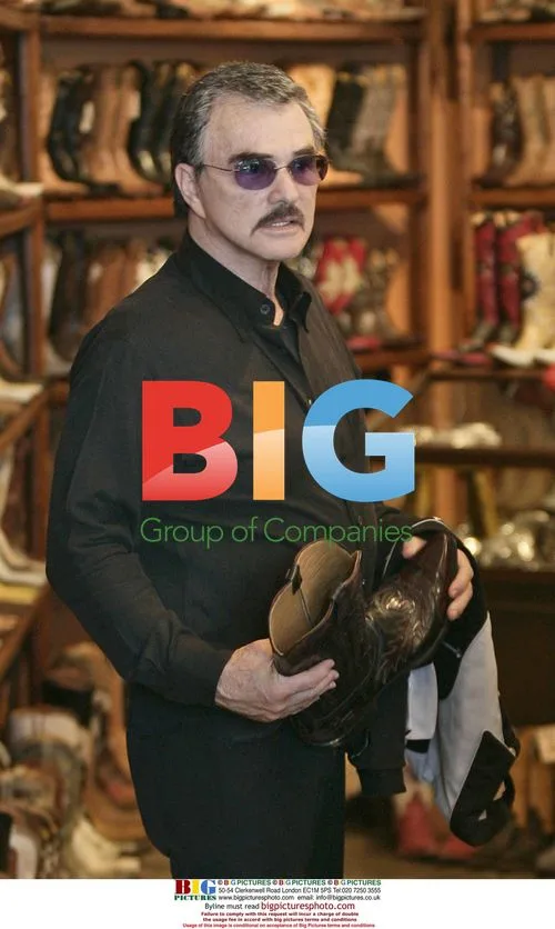 Burt Reynolds goes shopping in LA