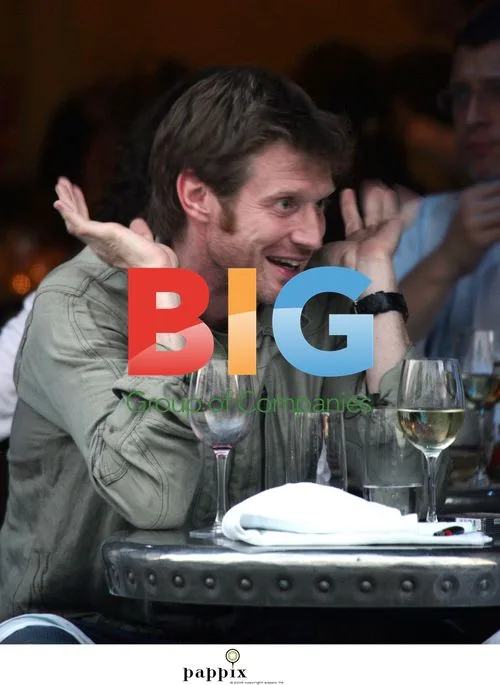 Jason Flemming Enjoying Lunch with Girlfriend