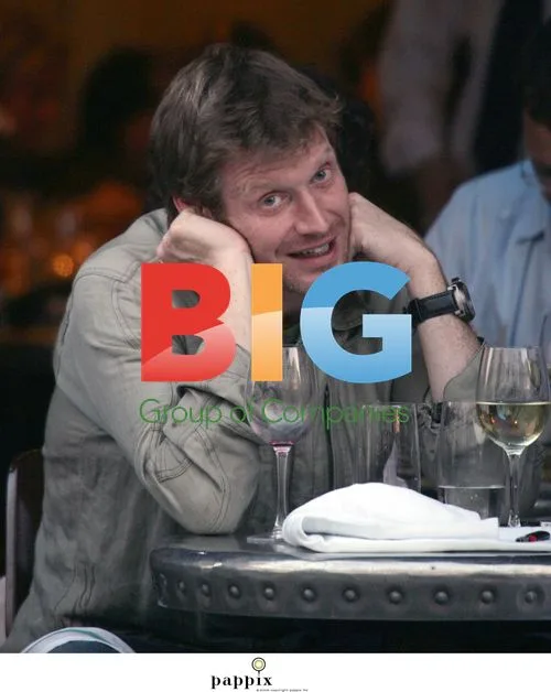 Jason Flemming Enjoys Lunch with Girlfriend