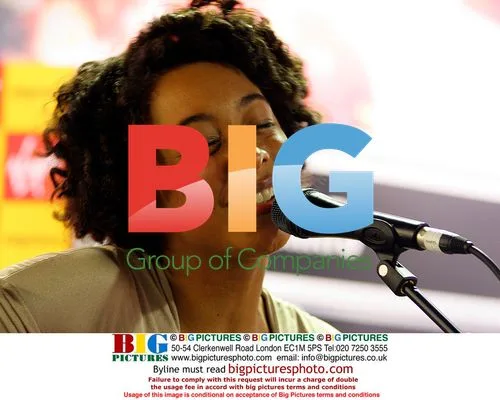 Corinne Bailey Rae Singing at Virgin Superstore